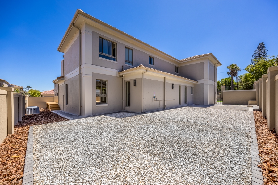 4 Bedroom Property for Sale in Vierlanden Western Cape